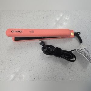 Amika Hair Straightener